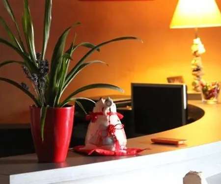 L'etoile Hotel Grandvilliers (Oise)
